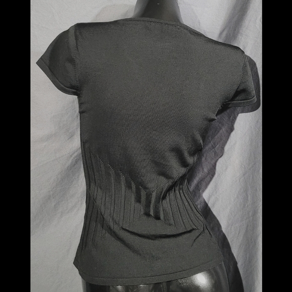 EUC Fitted Black Top - Picture 3 of 3